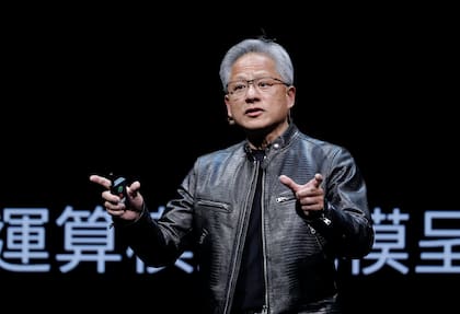 El presidente y CEO de Nvidia Corporation, Jensen Huang, pronuncia un discurso durante la exposición Computex 2024 en Taipei, Taiwán, el 2 de junio de 2024. (Foto AP/Chiang Ying-ying)